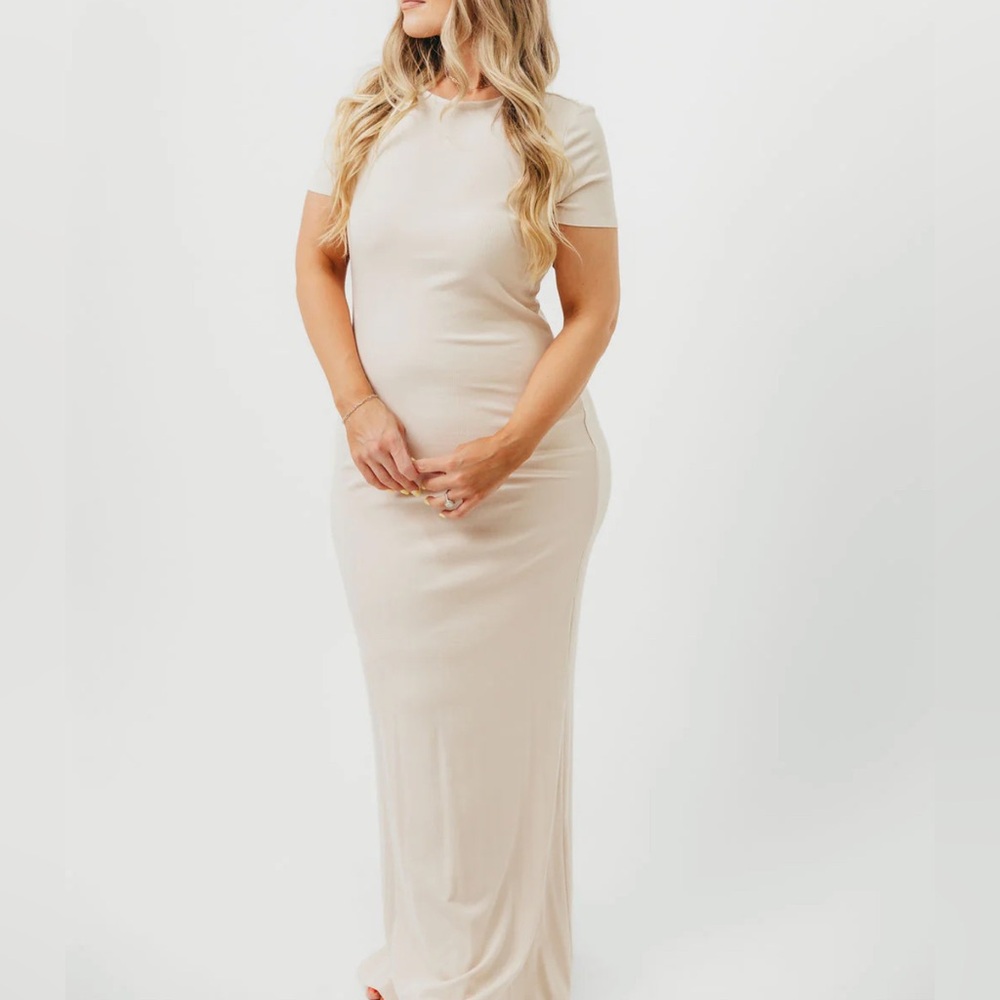The Charlie Ribbed Maxi Dress in Light Peach - Bump Friendly